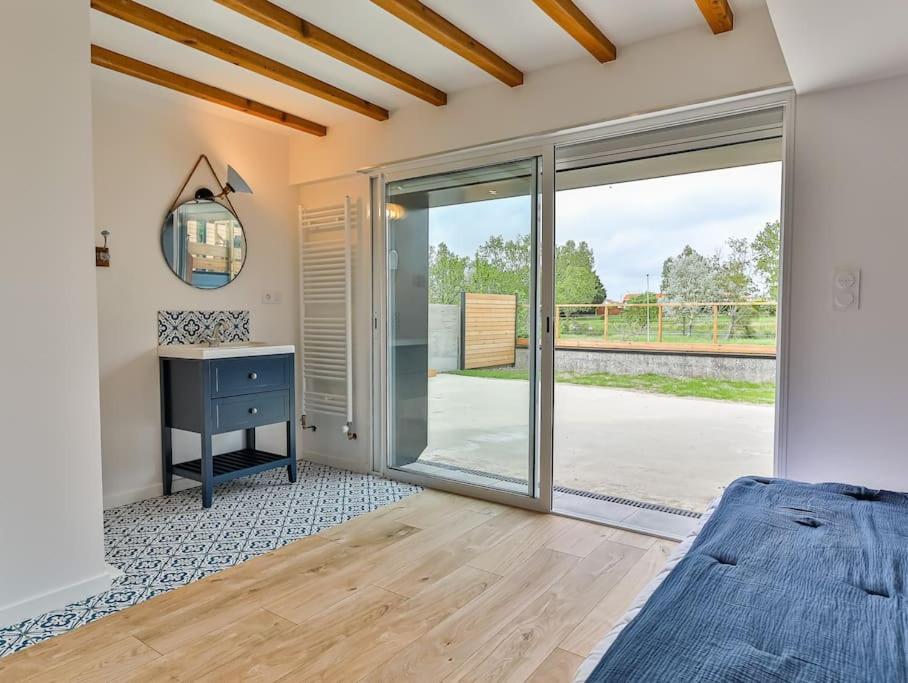 Maison Familiale La Belle Vie Jacuzzi/Sauna Сен-Жил-Кроа-дьо-Ви Екстериор снимка
