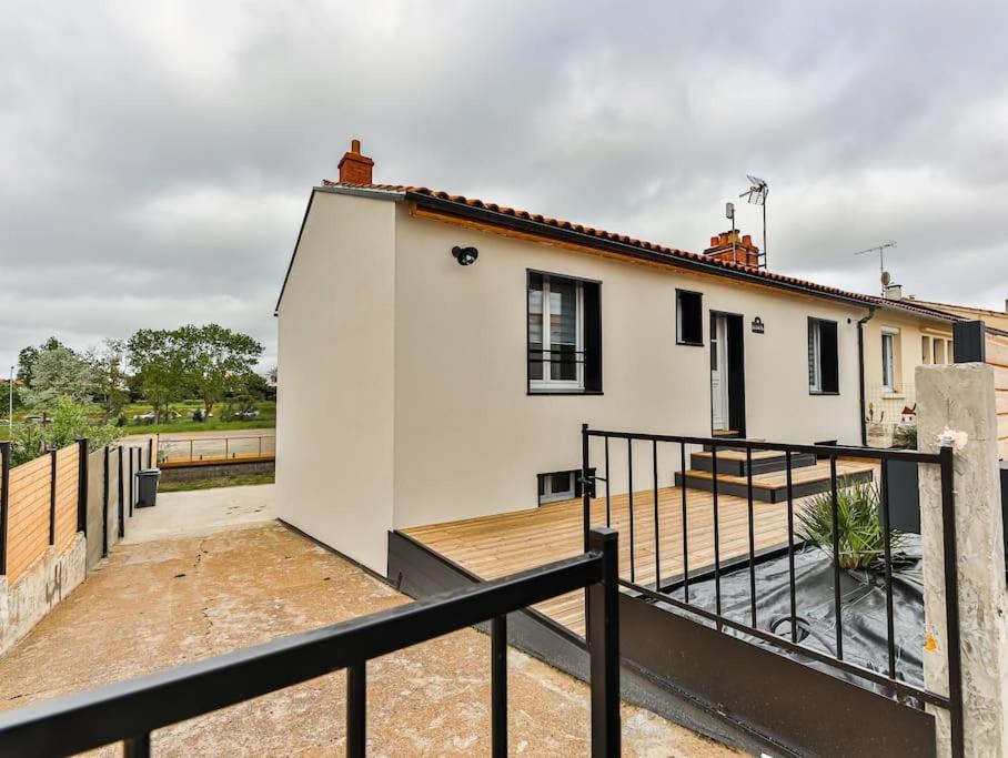 Maison Familiale La Belle Vie Jacuzzi/Sauna Сен-Жил-Кроа-дьо-Ви Екстериор снимка