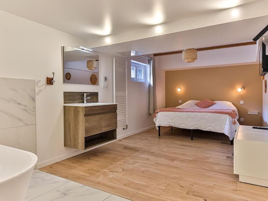 Maison Familiale La Belle Vie Jacuzzi/Sauna Сен-Жил-Кроа-дьо-Ви Екстериор снимка